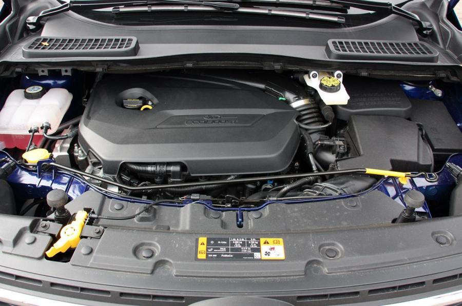  Ford Escape 2013 года  (фото 32 из 222)